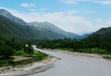 हिमाचल: अपनी प्राकृतिक धारा खोती सतलुज नदी, पारिस्थितिकी पर बढ़ता खतरा हिमाचल: अपनी प्राकृतिक धारा खोती सतलुज नदी, पारिस्थितिकी पर बढ़ता खतरा