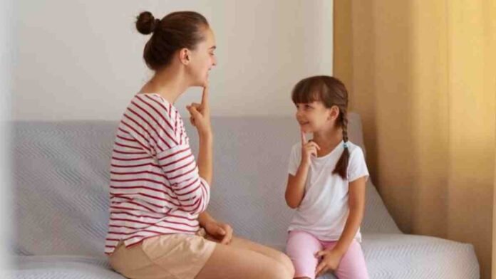 अपने छोटे बच्चों को जरूर सिखाएं ये 5 सेफ्टी रूल्स, बिगड़ती परिस्थितियों में काम आएंगी महत्वपूर्ण बातें