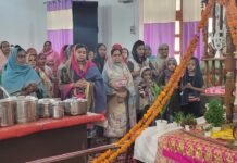 श्री गुरु नानक देव जी के जन्म दिवस पर आयोजित कार्यक्रम में मैडम खुशबू सवना ने दर्ज कराई अपनी उपस्थिति गुरुद्वारा श्री सत्संग साहिब में हुए कीर्तन का उठाया आनंद, संगत को दी गुरु साहिब की शिक्षाओं पर चलने की प्रेरणा श्री गुरु नानक देव जी के जन्म दिवस को समर्पित