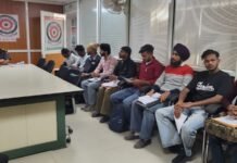 By the District Employment and Business Bureau Installed Placement gone Camp By the District Employment and