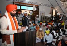 गांव अम्बली में मुख्यमंत्री श्री नायब सिंह सैनी का भव्य स्वागत, कार्यकर्ताओं ने लड्डू बांटकर दी बिहार जीत की बधाई प्रधानमंत्री श्री नरेंद्र मोदी के मार्गदर्शन में बिहार की जीत जनता की शक्ति और कार्यकर्ताओं की मेहनत का परिणाम- मुख्यमंत्री