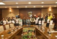 24 दर्जा-4 कर्मचारी बने क्लर्क – मंत्री डॉ. बलजीत कौर द्वारा पदोन्नति आदेश दिए गए 24 दर्जा-4 कर्मचारी बने क्लर्क - मंत्री डॉ. बलजीत कौर द्वारा पदोन्नति आदेश दिए गए