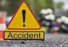 चंडीगढ़ में भयंकर सड़क हादसा: ट्रिपल राइडिंग कर रहे तीन युवकों में एक की मौ/त, दो घायल; 24 घंटे में दो बड़े हादसे चंडीगढ़ में भयंकर सड़क हादसा: ट्रिपल राइडिंग कर रहे तीन युवकों में एक की मौ/त, दो घायल; 24 घंटे में दो बड़े हादसे