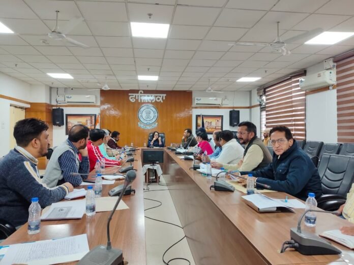 Additional Deputy Commissioner holds meeting with District Task Force for dengue prevention                                                                                                          The Health Department should further