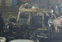 Delhi Blast: फिदायीन हमले में मा/रे गए कश्मीर के बिलाल, 10 दिन बाद गांव में मातम Delhi Blast: फिदायीन हमले में मा/रे गए कश्मीर के बिलाल, 10 दिन बाद गांव में मातम