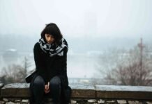 Winter Blues: ठंड में उदासी, थकान और चिड़चिड़ापन? एक्सपर्ट बता रहे हैं कैसे बचें इस सीज़नल मूड डिसऑर्डर से Winter Blues: ठंड में उदासी, थकान और चिड़चिड़ापन? एक्सपर्ट बता रहे हैं कैसे बचें इस सीज़नल मूड डिसऑर्डर से