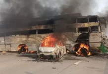 यमुना एक्सप्रेस-वे पर भीषण हादसा: घने कोहरे में 7 बसें और 3 कारें टकराईं, आग में जिंदा ज/ले 6 लोग, 40 से ज्यादा घायल यमुना एक्सप्रेस-वे पर भीषण हादसा: घने कोहरे में 7 बसें और 3 कारें टकराईं, आग में जिंदा ज/ले 6 लोग, 40 से ज्यादा घायल