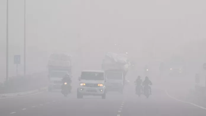 हरियाणा के कई जिलों में कोहरे का ऑरेंज अलर्ट, बहादुरगढ़ में ठंड के साथ प्रदूषण ने बढ़ाई चिंता