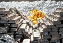 चांदी ने रचा इतिहास: दिल्ली से न्यूयॉर्क तक कीमतों का नया रिकॉर्ड, सोने से कहीं तेज उछाल चांदी ने रचा इतिहास: दिल्ली से न्यूयॉर्क तक कीमतों का नया रिकॉर्ड, सोने से कहीं तेज उछाल