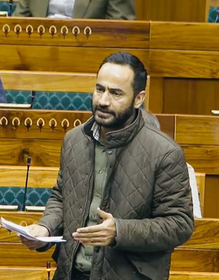  संगरूर से आम आदमी पार्टी के लोकसभा सदस्य गुरमीत सिंह मीत हेयर ने संसद में सप्लीमेंट्री मांगों पर चर्चा के दौरान कई ज्वलंत मुद्दे उठाए और अनुदान की मांग की।