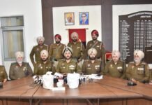 गिरफ्तार किए गए व्यक्ति व्हाट्सऐप के जरिए पाकिस्तानी तस्करों के संपर्क में थे: डीजीपी गौरव यादव गिरफ्तार किए गए व्यक्ति व्हाट्सऐप के जरिए पाकिस्तानी तस्करों के संपर्क में थे: डीजीपी गौरव यादव