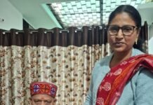 राज्यपाल एवं लेडी गवर्नर ने गोरखपुर में मतदाता सूची के विशेष गहन पुनरीक्षण अभियान में भाग लिया राज्यपाल एवं लेडी गवर्नर ने गोरखपुर में मतदाता सूची के विशेष गहन पुनरीक्षण अभियान में भाग लिया