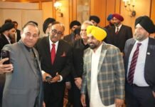 मुख्यमंत्री के रोड शो को मिला भारी प्रोत्साहन, प्रमुख जापानी कंपनियों ने रोड शो में की शिरकत मुख्यमंत्री के रोड शो को मिला भारी प्रोत्साहन, प्रमुख जापानी कंपनियों ने रोड शो में की शिरकत