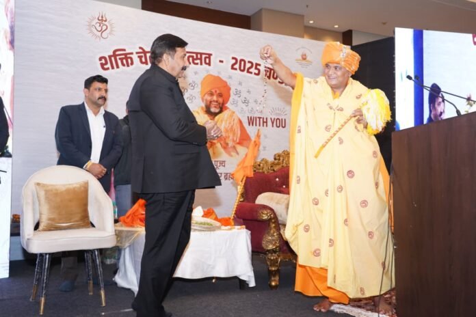 मानवीय मूल्यों को मजबूत करने में