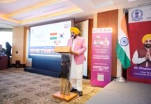 मुख्यमंत्री द्वारा दक्षिण कोरिया के व्यापारिक दिग्गज़ों से विचार-विमर्श Chief Minister holds discussions with South Korean business magnatesमुख्यमंत्री द्वारा दक्षिण कोरिया के व्यापारिक दिग्गज़ों से विचार-विमर्श