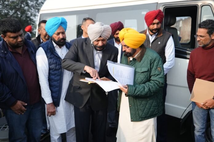 factrecorder मुख्यमंत्री की ओर से निर्माणाधीन सड़कों का औचक निरीक्षण, सड़क में खामियों का पता लगने पर ठेकेदार के विरुद्ध कारण बताओ नोटिस जारी तथा भुगतान रोकने के आदेश