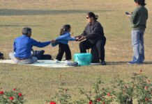 चंडीगढ़ में ठंड बढ़ने का अनुमान, 12-15 दिसंबर तक यलो अलर्ट जारी; तापमान में गिरावट की संभावना Chandigarh Weather: चंडीगढ़ में और बढ़ेगी ठंड, चार दिन का यलो अलर्ट जारी; तापमान में आएगी गिरावट