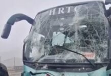 हिमाचल-हरियाणा: चंबा-दिल्ली रूट की वोल्वो बस ट्रक से टकराई, सभी यात्री सुरक्षित Himachal News: चंबा-दिल्ली रूट की वोल्वो बस दुर्घटनाग्रस्त, करनाल में धुंध के कारण ट्रक से हुई टक्कर