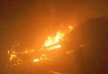 मथुरा यमुना एक्सप्रेसवे हादसा: आग बुझाते वक्त बिखर गए जले श/वों के अंग, 13 जिंदा ज/ले; बैग में भरकर भेजे गए अवशेष मथुरा यमुना एक्सप्रेसवे हादसा: आग बुझाते वक्त बिखर गए जले श/वों के अंग, 13 जिंदा ज/ले; बैग में भरकर भेजे गए अवशेष