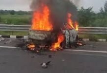 अलवर में दिल्ली–मुंबई एक्सप्रेसवे पर दर्दनाक हादसा, पिकअप में आग लगने से 3 की जिंदा जलकर मौ/त, 1 गंभीर घायल