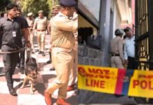 Punjab Jalandhar Schools Bomb Threat: जालंधर में स्कूलों को बम से उड़ाने की धमकी, बच्चों को भेजा गया घर, पुलिस और बम स्क्वॉड अलर्ट Punjab Jalandhar Schools Bomb Threat: जालंधर में स्कूलों को बम से उड़ाने की धमकी, बच्चों को भेजा गया घर, पुलिस और बम स्क्वॉड अलर्ट