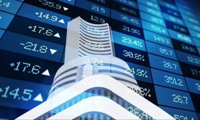 सेंसेक्स-निफ्टी शुरुआती कारोबार में हरे निशान पर, रुपये में गिरावट