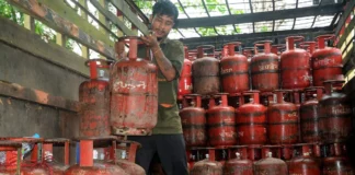 नए साल पर महंगाई की मार: 1 जनवरी से 19 किलो वाला गैस सिलेंडर 111 रुपये महंगा