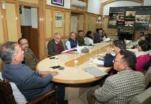 स्कूल एडॉप्शन कार्यक्रम के तहत गोद लिए स्कूलों का औचक निरीक्षण करें उपायुक्त: मुख्यमंत्री