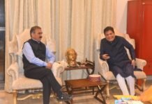 मुख्यमंत्री ने केंद्रीय वाणिज्य एवं उद्योग मंत्री से की भेंट पीक सीज़न के दौरान सेब आयात पर प्रतिबंध लगाने का किया आग्रह