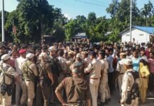 असम में बोडो–आदिवासी संघर्ष क्यों भड़का? वाहन फूंके, घर जलाए, इंटरनेट बंद, सेना तैनात
