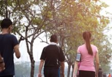Heart Health: रोजाना वॉक करने की आदत दिल को रखती है स्वस्थ, हार्ट अटैक का खतरा 40% तक हो सकता है कम