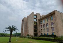 Galgotias University में AI के कौन-कौन से कोर्स? जानें फीस और डिटेल्स