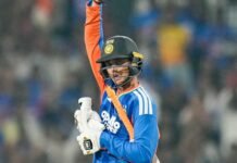 टीम इंडिया की चिंता बढ़ी: अभिषेक शर्मा पेट की समस्या से अस्पताल में भर्ती, नामीबिया मैच में खेलना संदिग्ध