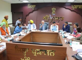 Health Minister Dr. Balbir Singh reviewed the cards being prepared under the Chief Minister’s Health Scheme