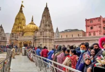 महाशिवरात्रि पर वाराणसी में आस्था का महासैलाब