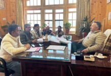 शिक्षा मंत्री ने विकास एवं अवसंरचना परियोजनाओं की समीक्षा की