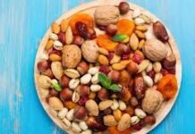 बादाम से किशमिश तक: कितने घंटे भिगोएं कौन-सा ड्राई फ्रूट, क्या है खाने का सही तरीका?