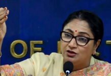 दिल्ली से ‘भइया’ गए, अब बंगाल से ‘दीदी’ की बारी: सीएम रेखा गुप्ता का ममता बनर्जी पर तीखा हमला