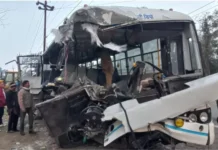 हांसी बाईपास पर दर्दनाक हादसा: तेज रफ्तार कार ट्रैक्टर-ट्रॉली से टकराई, दो दोस्तों की मौ*त