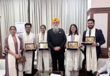 यू.पी.एस.सी. में सफल विद्यार्थियों को पंजाब विधानसभा में किया गया सम्मानित