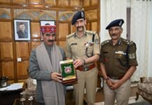 मुख्यमंत्री से आईटीबीपी कंमाडर मनु महाराज ने शिष्टाचार भेंट की