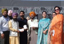 सरस मेले में आयोजित सोलो गीत प्रतियोगिता में जसप्रीत कौर ने मारी बाज़ी