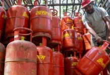 एलपीजी बुकिंग नियमों में बदलाव की खबरें गलत, सरकार ने किया साफ—घबराने की जरूरत नहीं