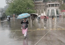 हिमाचल में बदला मौसम का मिजाज, कई इलाकों में बारिश-बर्फबारी; सड़कों पर असर