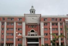 प्रोफेसर राजेंद्र सिंह (रज्जू भैया) स्टेट यूनिवर्सिटी में एग्जाम का अजब मामला: 5 हजार छात्रों ने कॉपियों में लिखीं शायरी और गालियां