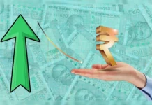 रुपए’ की जोरदार वापसी, RBI के फैसले से डॉलर पर दबाव