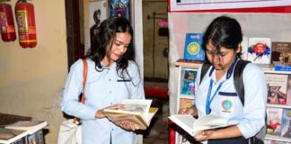 महंगी किताबों पर सख्ती: प्राइवेट स्कूलों की मनमानी पर राज्यों को नोटिस