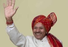 “डॉ. भीमराव अंबेडकर: संविधान निर्माता और समाज सुधारक”