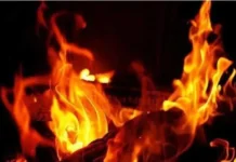 मधुबन थाना परिसर में लगी आग, शॉर्ट सर्किट से जली गाड़ियां