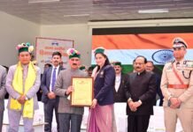 मुख्यमंत्री ने दिए सिविल सर्विसिस अवॉर्ड, प्रेरणा स्रोत सम्मान और हिमाचल गौरव पुरस्कार